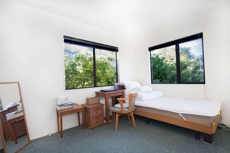 Photo of property in 1/44 Fields Parade, Oteha, Auckland, 0632