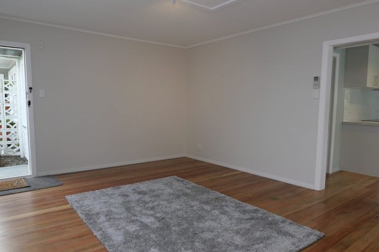 Photo of property in 1 Huia Place, Levin, 5510