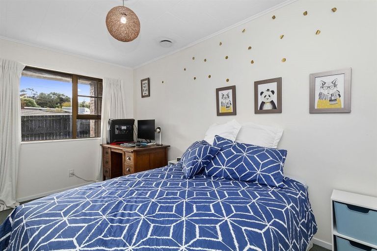 Photo of property in 32 Collins Avenue, Tawa, Wellington, 5028