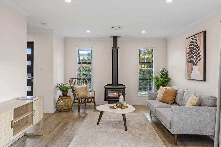 Photo of property in 5 Oakden Drive, Darfield, 7510