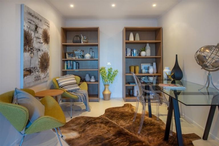 Photo of property in 35 Aotearoa Terrace, Murrays Bay, Auckland, 0630