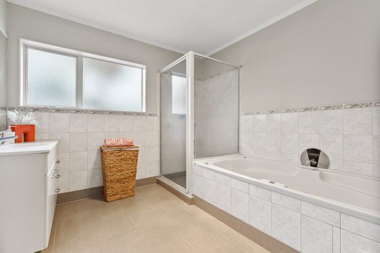 Photo of property in 6 Donald Street, Stanmore Bay, Whangaparaoa, 0932