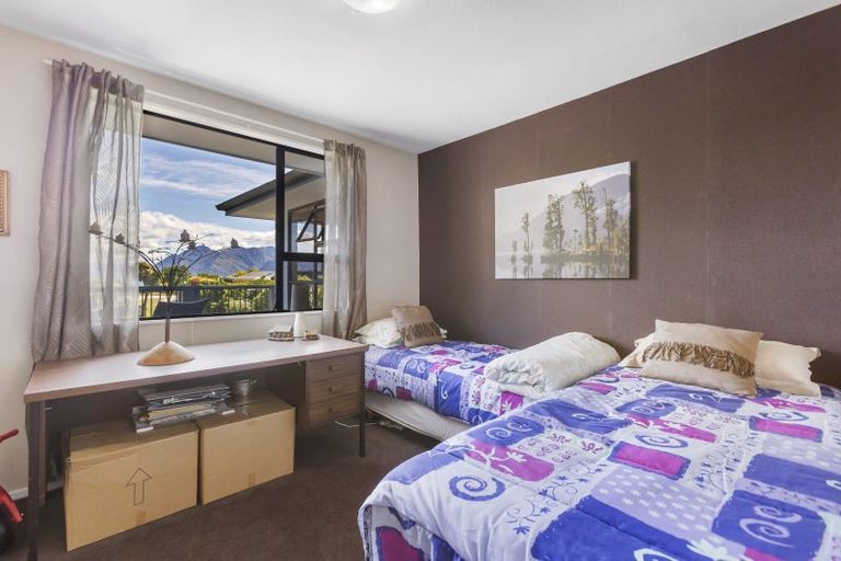 Photo of property in 17 Parry Crescent, Lake Hawea, 9382