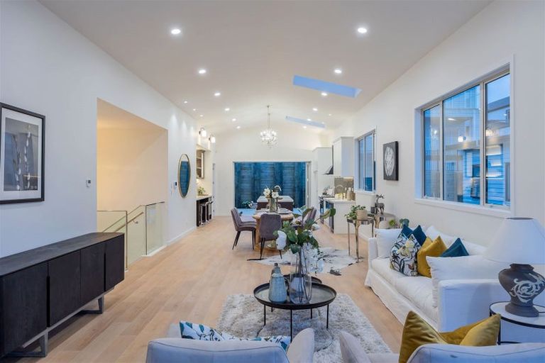 Photo of property in 2 Craigs Way, Hobsonville, Auckland, 0616