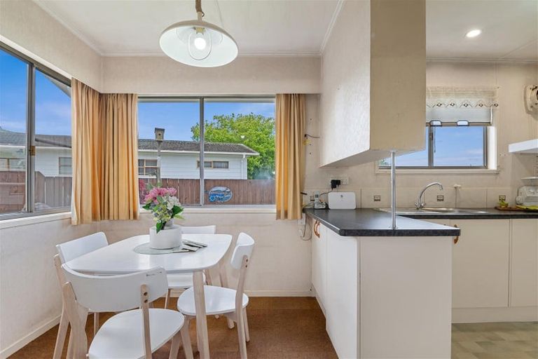 Photo of property in 15 Corilin Place, Mangakakahi, Rotorua, 3015