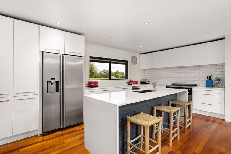 Photo of property in 18 Selkirk Place, Marshland, Christchurch, 8051