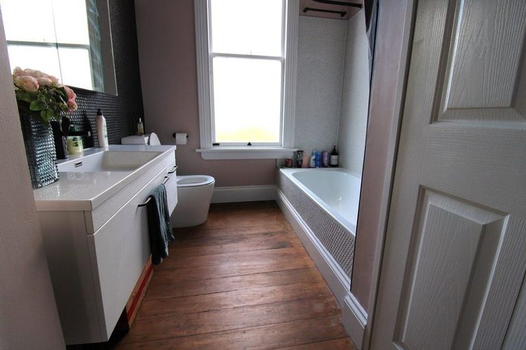 Photo of property in 22 Lawson Street, Roslyn, Dunedin, 9011