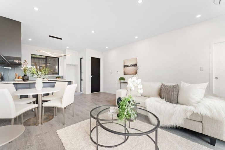 Photo of property in 7/122 Archibald Road, Kelston, Auckland, 0602