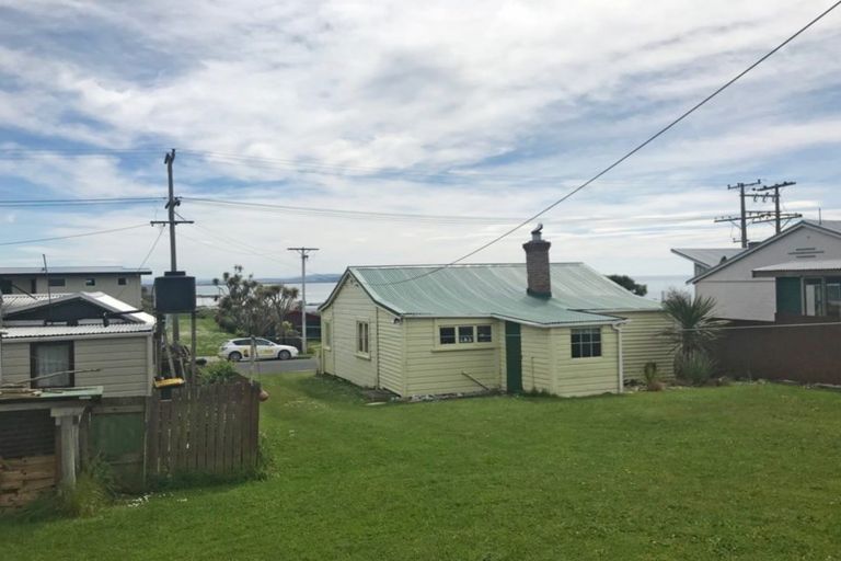 Photo of property in 3 Rimu Street, Kaka Point, 9271