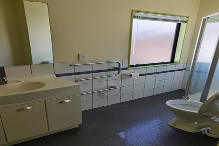 Photo of property in 2/13 Cheryl Place, Hillcrest, Auckland, 0627