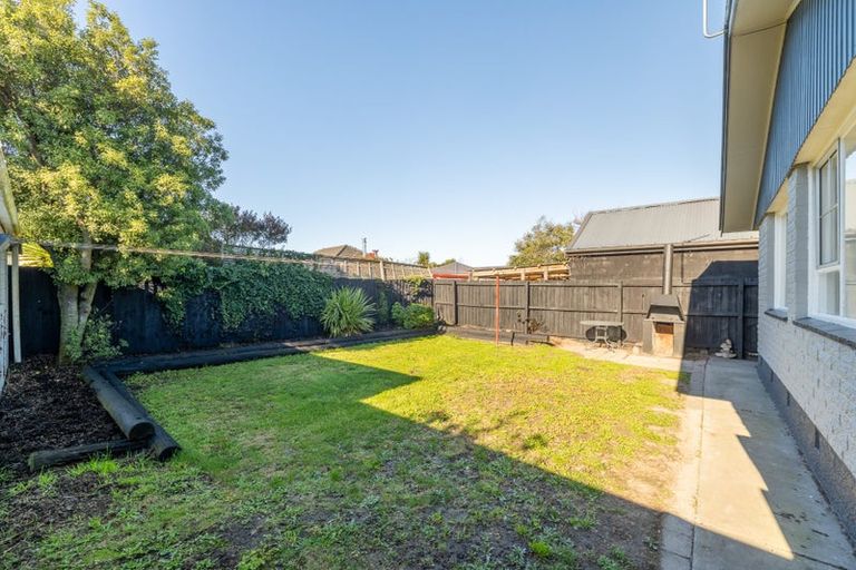 Photo of property in 2/32 Lamorna Road, Parklands, Christchurch, 8083