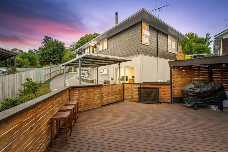 Photo of property in 92 Reynella Drive, Massey, Auckland, 0614