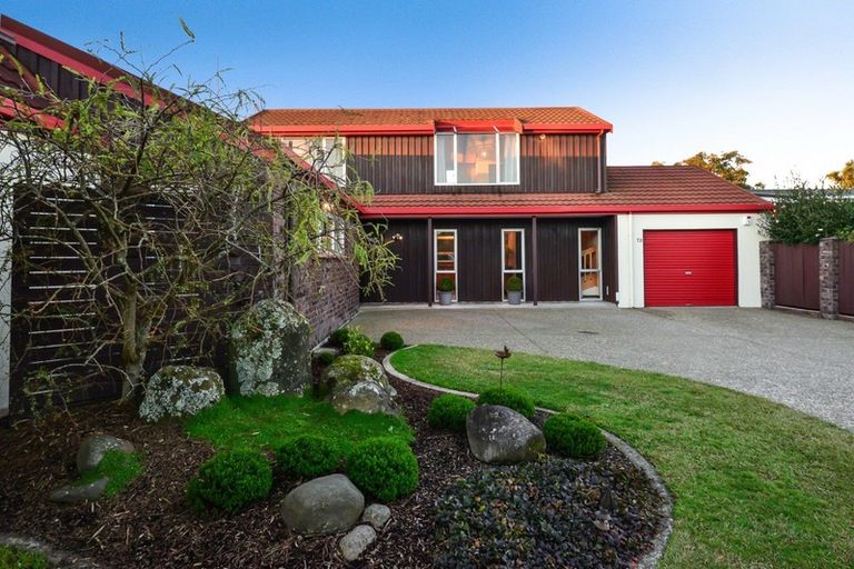 Photo of property in 72 Braid Road, St Andrews, Hamilton, 3200