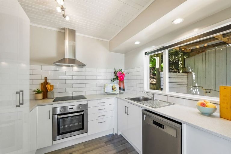 Photo of property in 31 Moana Road, Plimmerton, Porirua, 5026