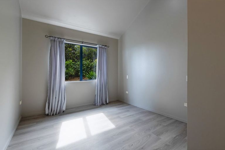 Photo of property in 9 Dudley Crescent, Cable Bay, 0420