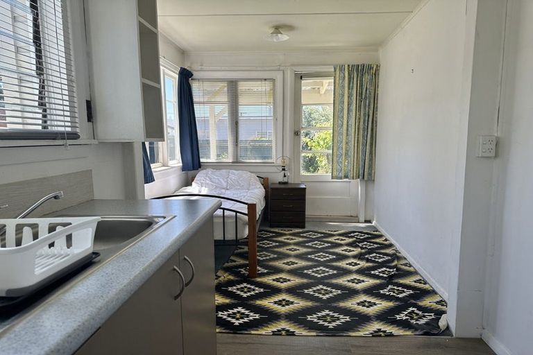 Photo of property in 43 Surrey Street, Caversham, Dunedin, 9012