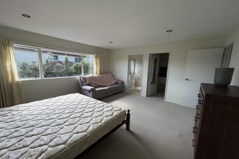 Photo of property in 3 Mana Lane, Pinehill, Auckland, 0632