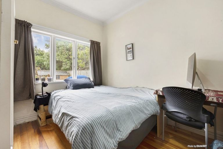 Photo of property in 16 Lonsdale Crescent, Rongotai, Wellington, 6022