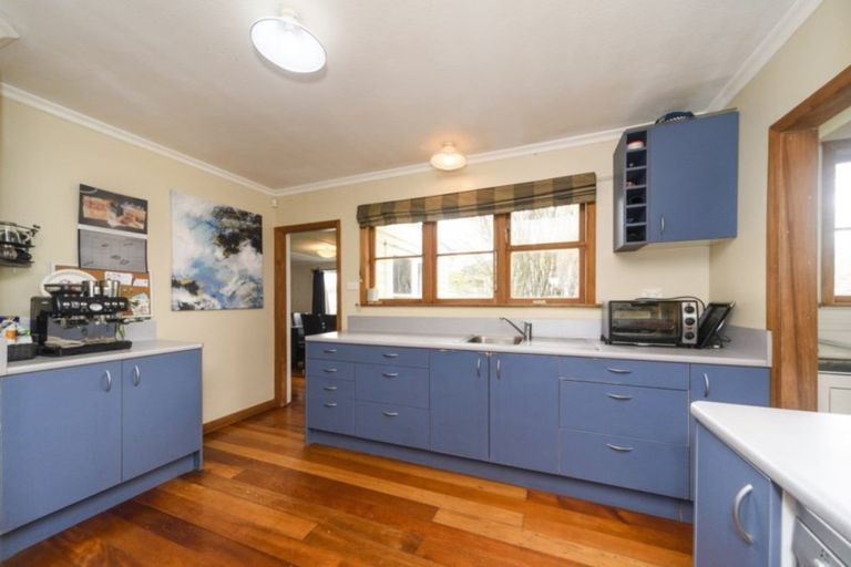 Photo of property in 21 Botanical Road, Takaro, Palmerston North, 4412