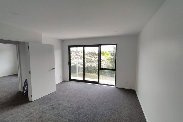 Photo of property in 1 Korokio Lane, Henderson, Auckland, 0612