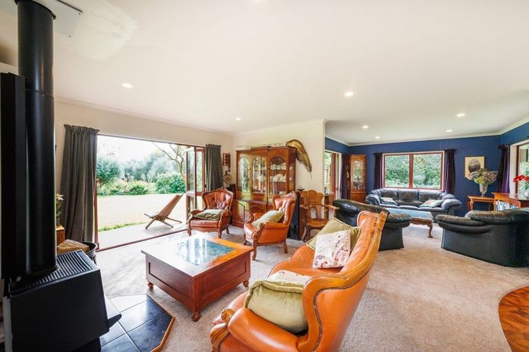 Photo of property in 220 Valley Views, Fitzherbert, Palmerston North, 4472