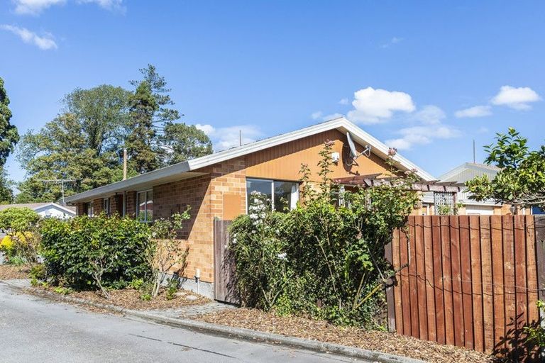 Photo of property in Birchdale Courts, 1/69a Yaldhurst Road, Sockburn, Christchurch, 8042