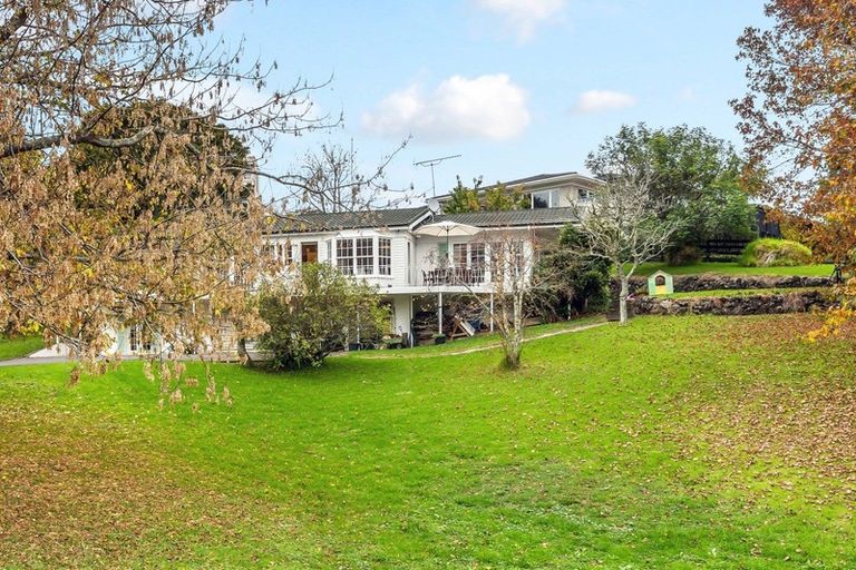 Photo of property in 110 Mellons Bay Road, Mellons Bay, Auckland, 2014