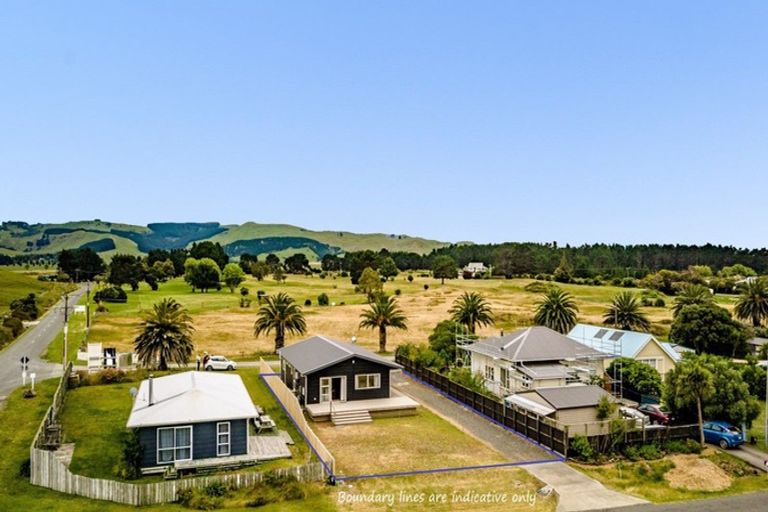 Photo of property in 3 Te Paerahi Road, Porangahau, 4293