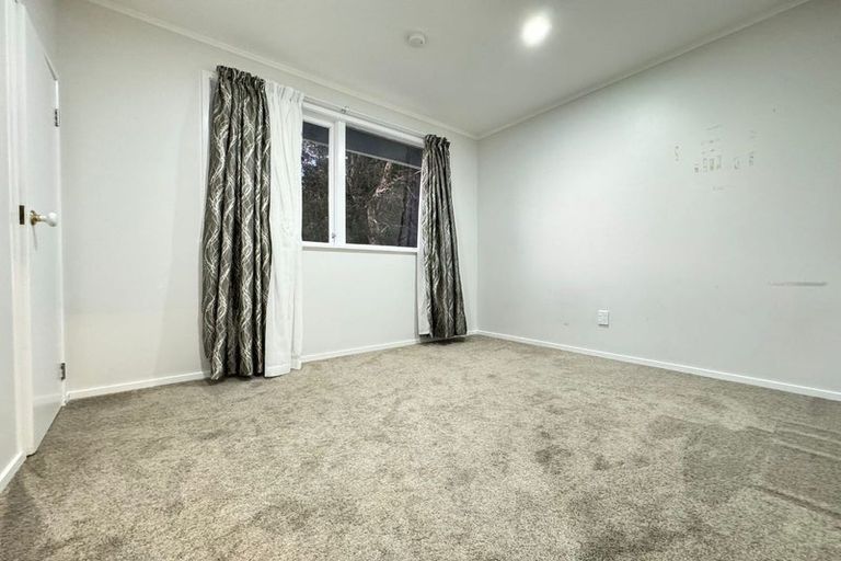 Photo of property in 33 Patts Avenue, Glendene, Auckland, 0602