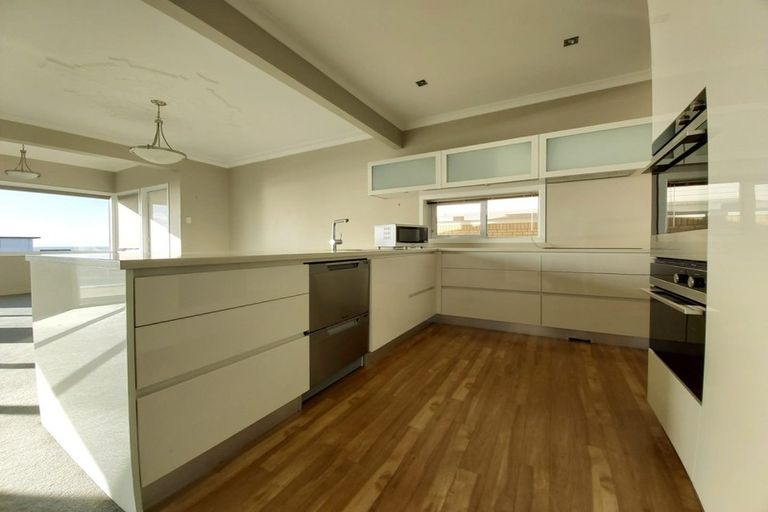 Photo of property in 4 Hamblyn Street, Strandon, New Plymouth, 4312