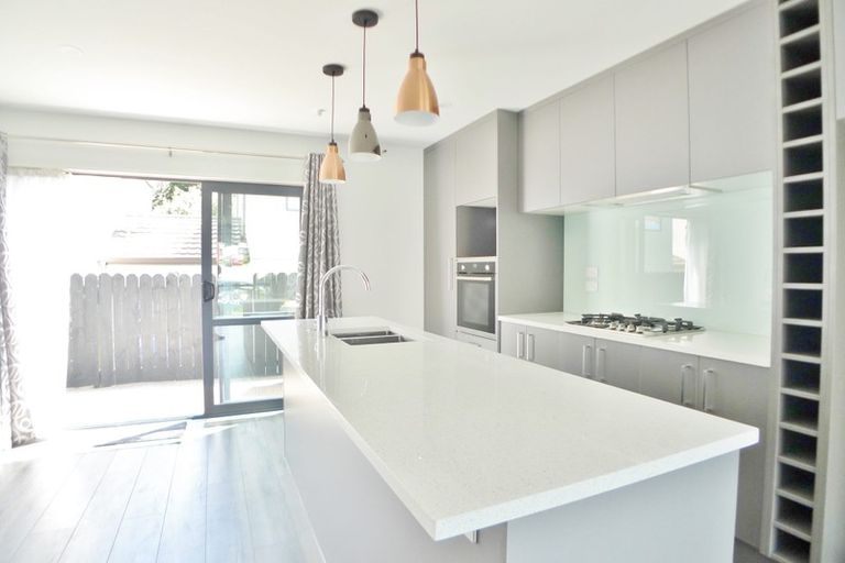 Photo of property in 28 Rakich Place, Henderson, Auckland, 0612