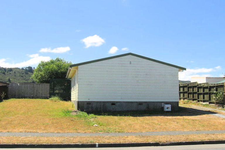 Photo of property in 9 Topaz Street, Birchville, Upper Hutt, 5018