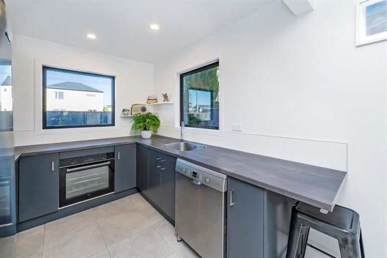 Photo of property in 77 Canon Street, St Albans, Christchurch, 8014