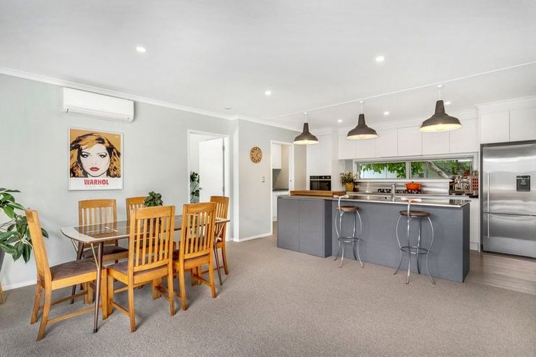Photo of property in 6 Strasbourge Street, Martinborough, 5711