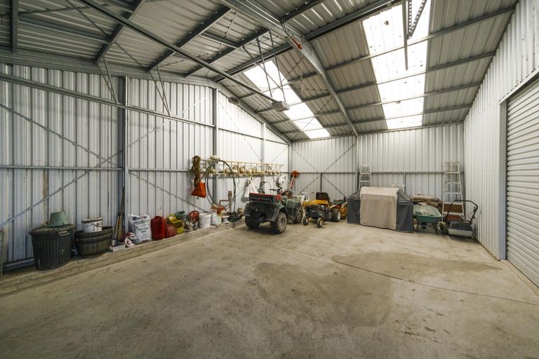 Photo of property in 33 Silkwood Place, Fitzherbert, Palmerston North, 4410