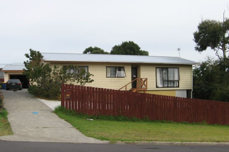 Photo of property in 3 Cyril Crescent, West Harbour, Auckland, 0618