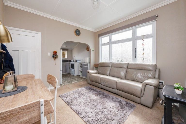 Photo of property in 42 Shamrock Street, Takaro, Palmerston North, 4412