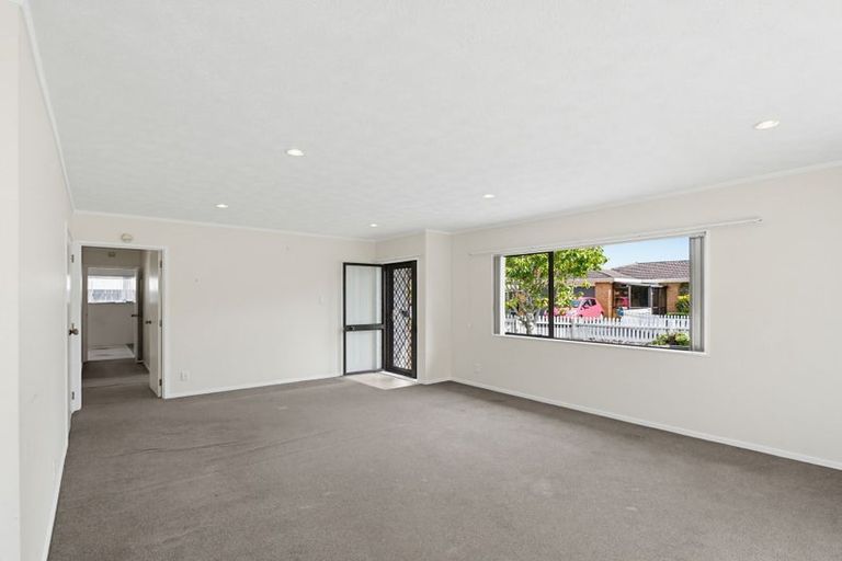 Photo of property in 6/39 Swanson Road, Henderson, Auckland, 0610