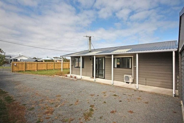 Photo of property in 5 Linklater Avenue, Foxton Beach, Foxton, 4815