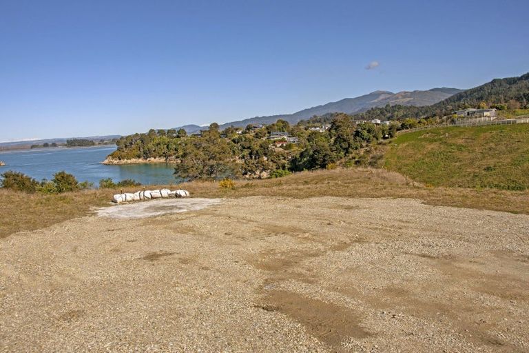 Photo of property in 15 Fairburn Place, Kaiteriteri, 7197