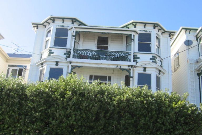 Photo of property in 74 Hawker Street, Mount Victoria, Wellington, 6011