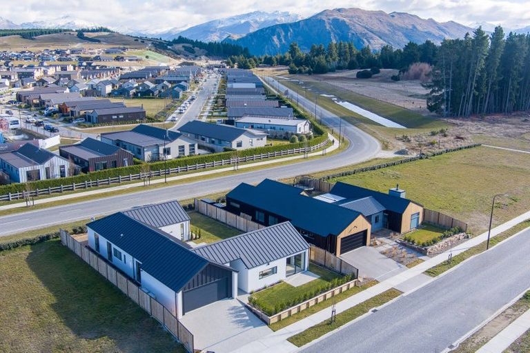 Photo of property in 47 Pounamu Avenue, Albert Town, Wanaka, 9305