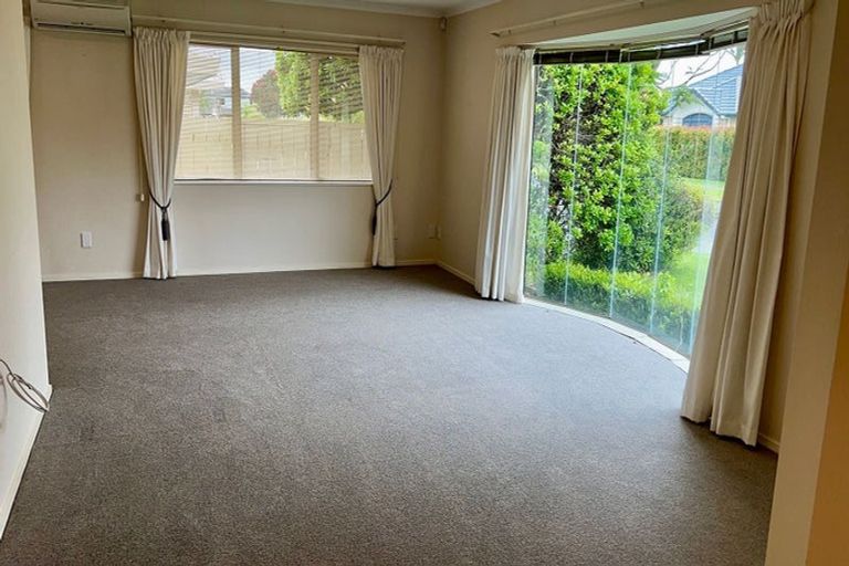 Photo of property in 31 Macnean Drive, East Tamaki Heights, Auckland, 2016