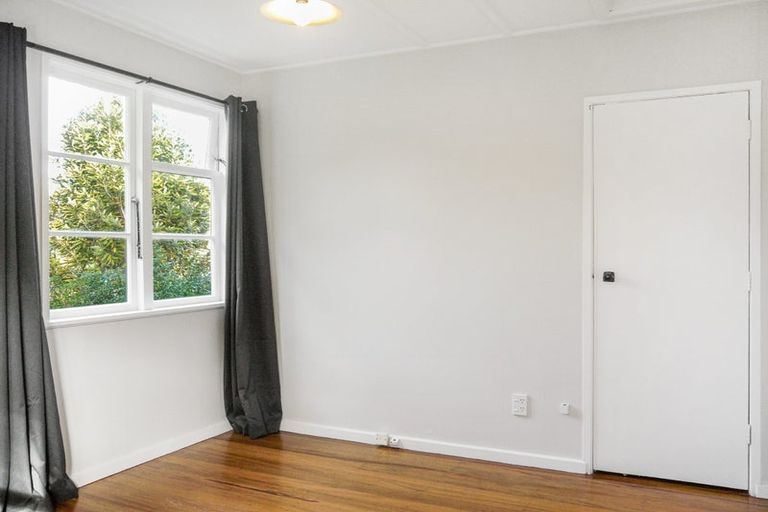 Photo of property in 60 Bould Street, Johnsonville, Wellington, 6037