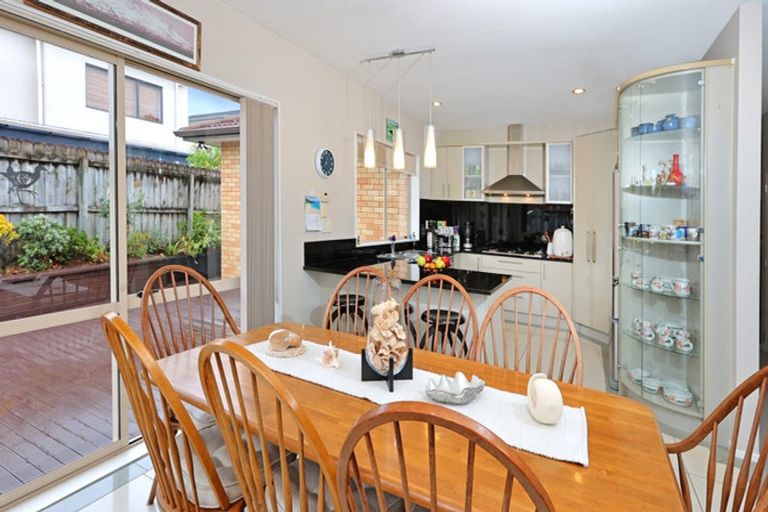 Photo of property in 80 San Marino Drive West, Henderson, Auckland, 0612