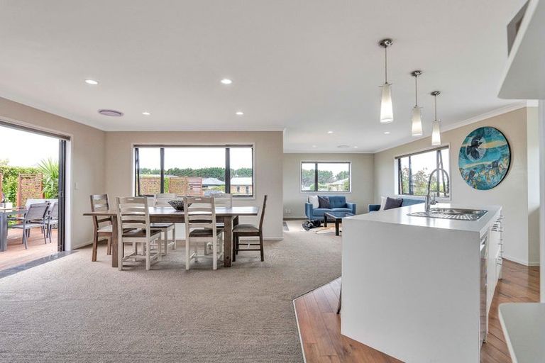 Photo of property in 4 Larlin Drive, Hawera, 4675