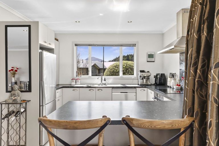 Photo of property in 1 Moncrieff Place, Wanaka, 9305