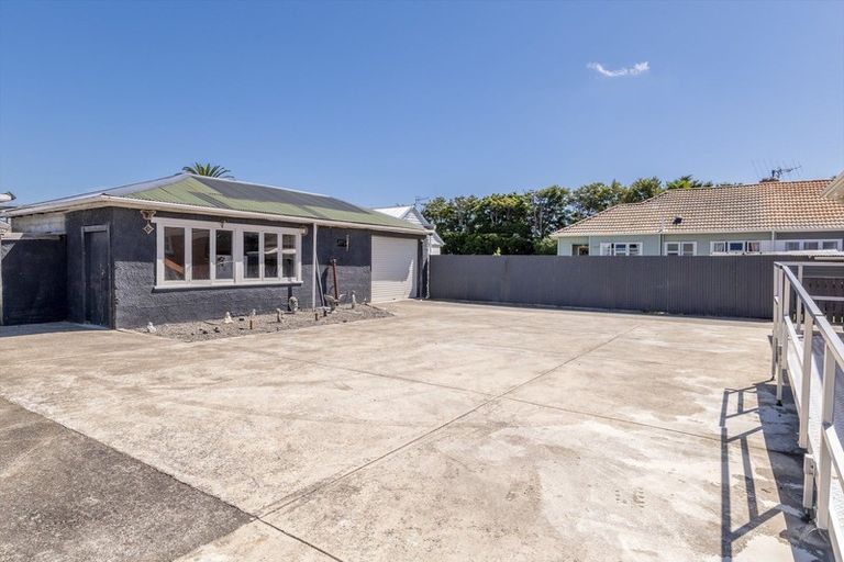 Photo of property in 2 Lincoln Place, Levin, 5510