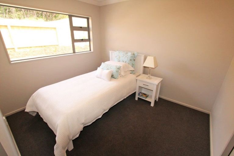 Photo of property in 16 Spritsail Place, Whitby, Porirua, 5024