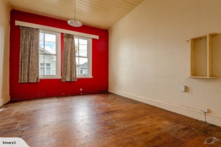 Photo of property in 393 College Street, Hokowhitu, Palmerston North, 4410